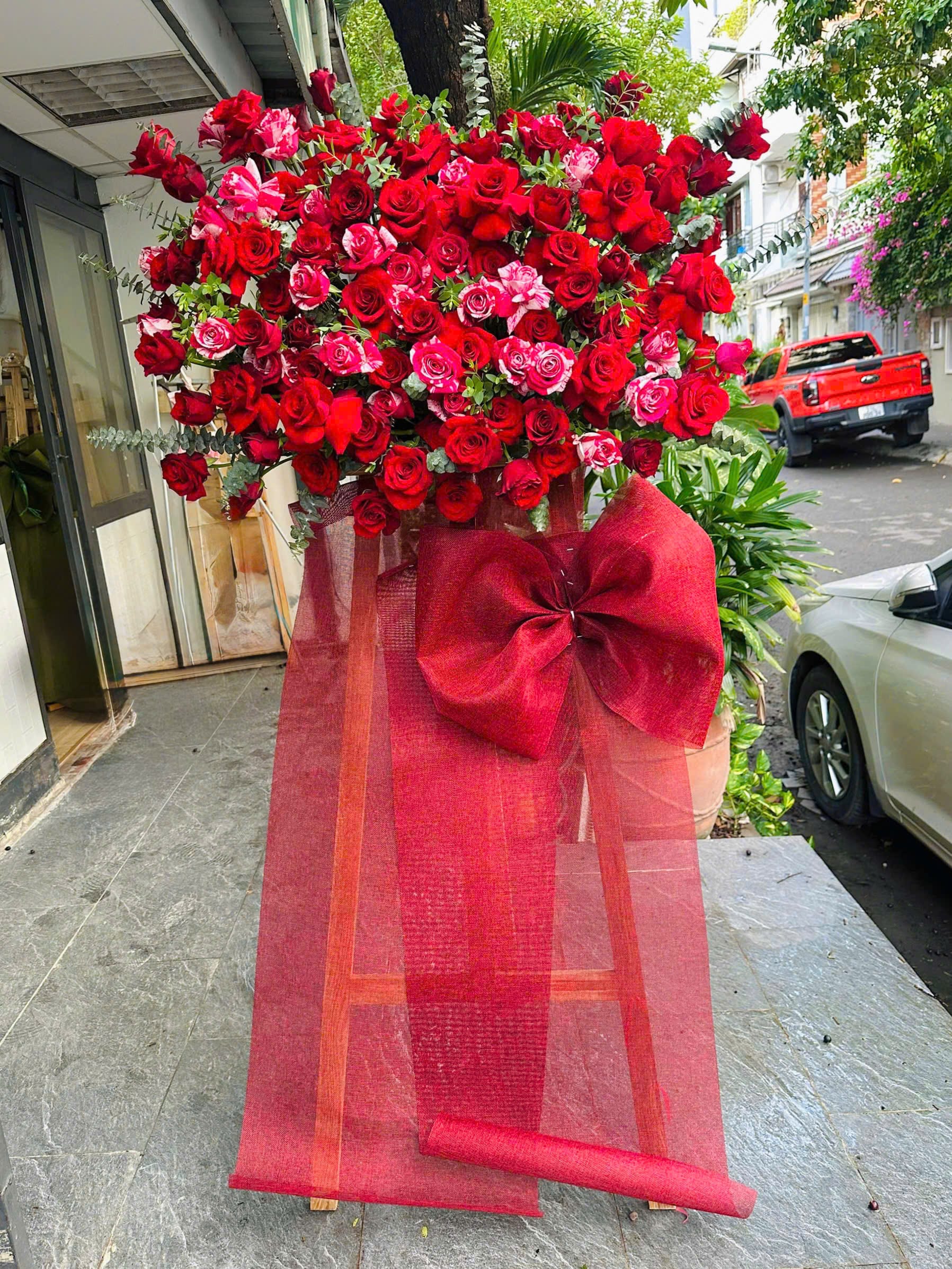 Kệ Hoa Red Luxury Grand