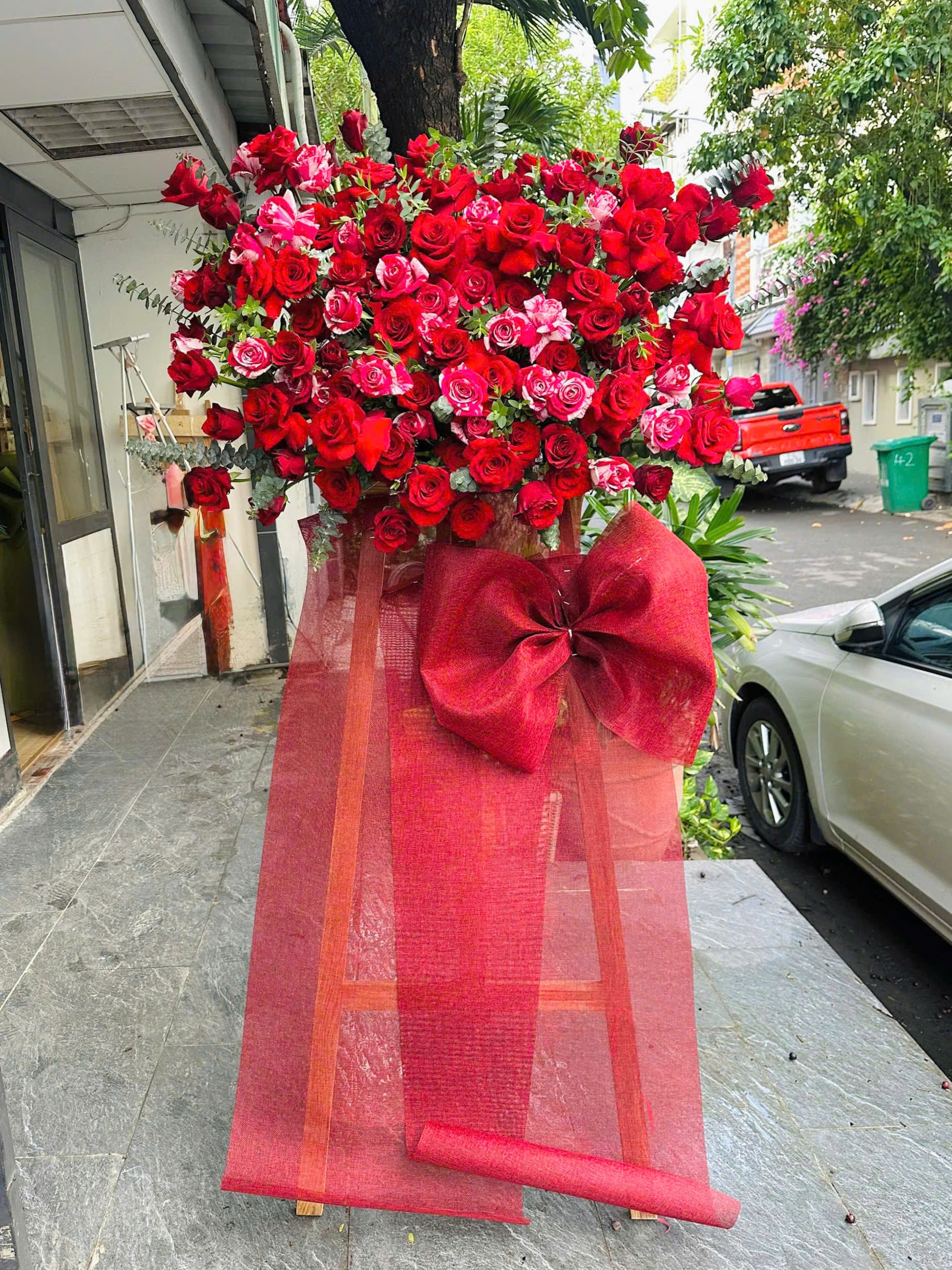 Kệ Hoa Red Luxury Grand