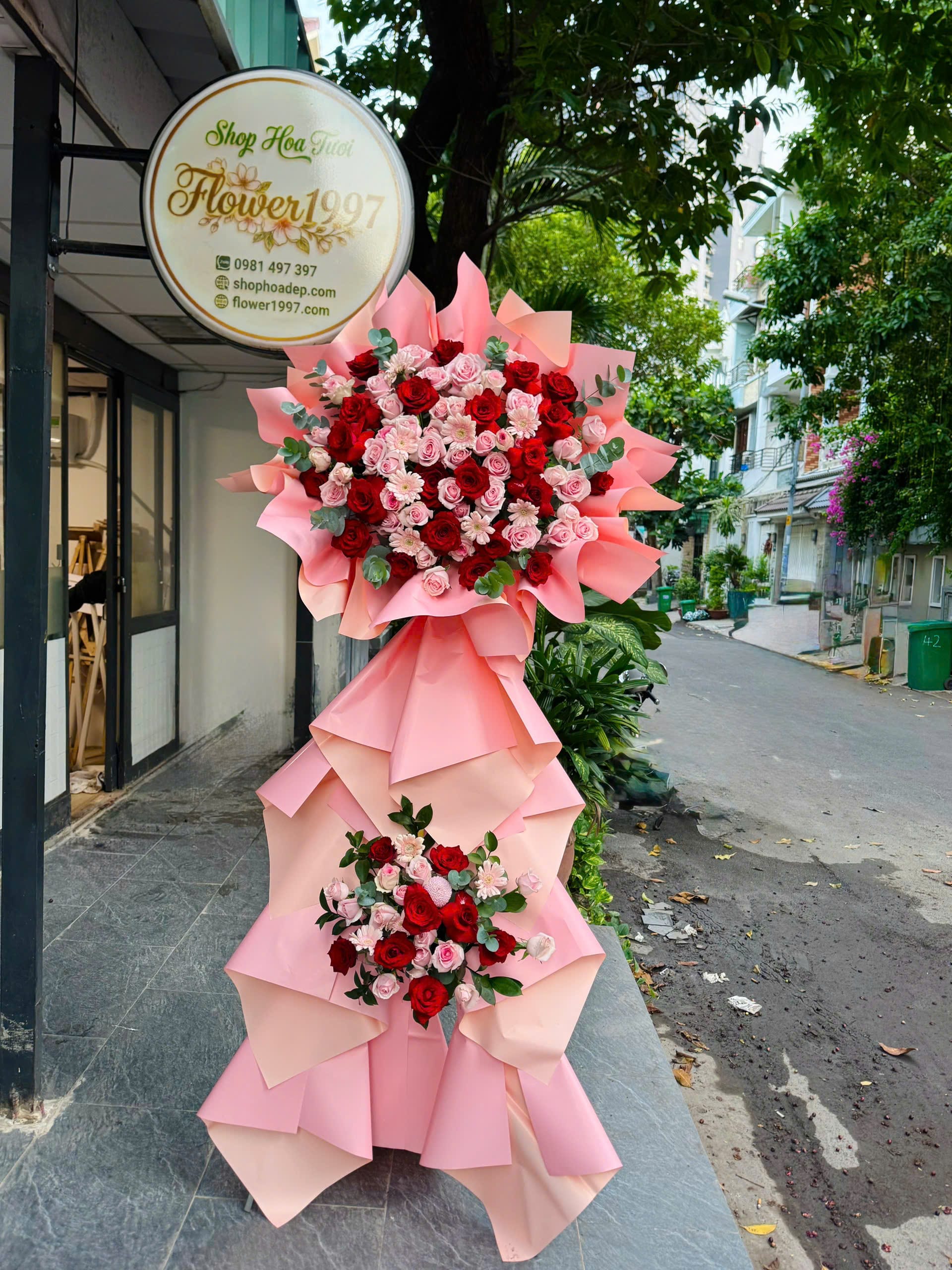 Kệ Hoa Red Romance