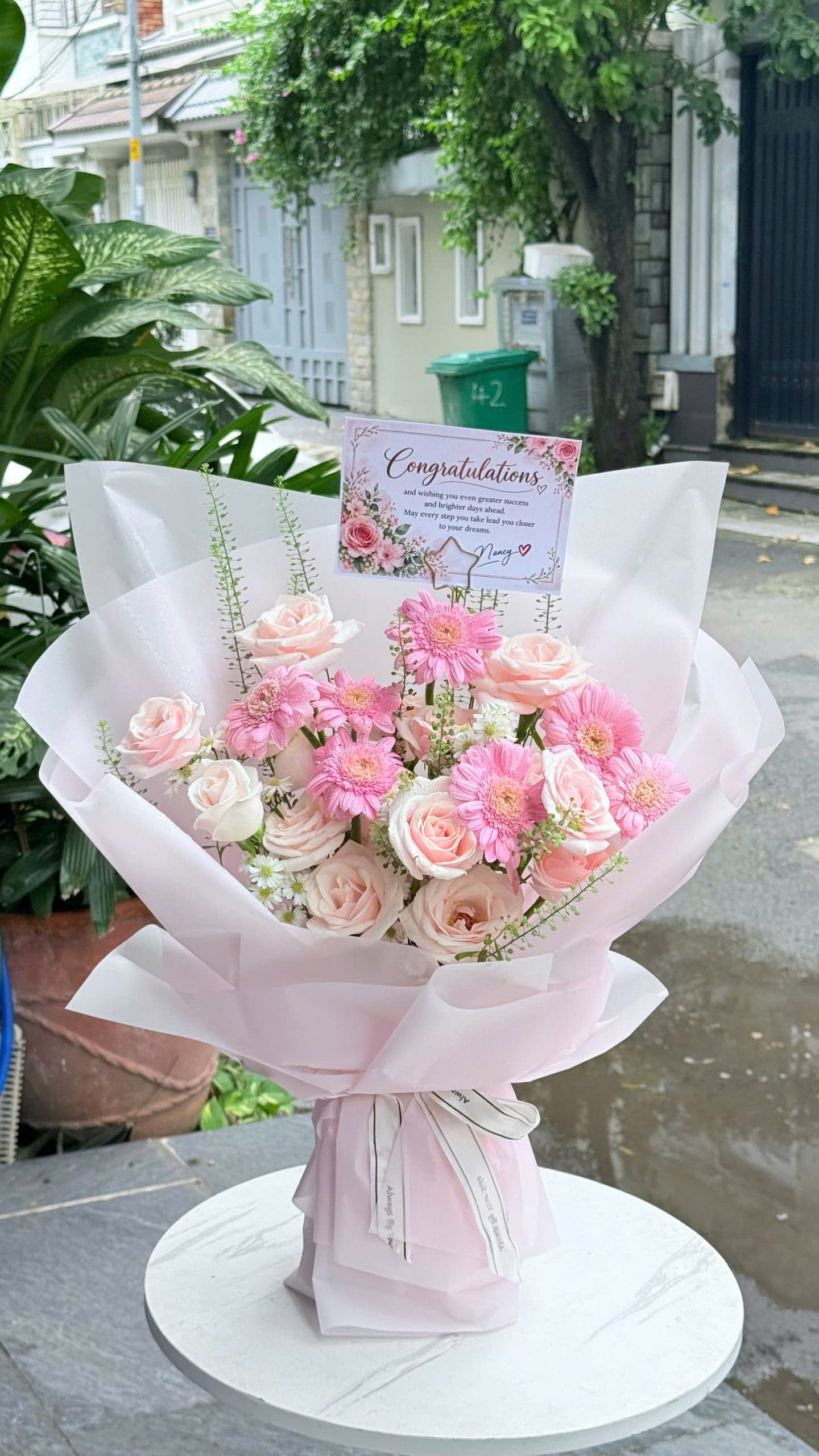 Blossom Wishes – Bó Hoa Hồng Kem Đào Và Đồng Tiền Hồng